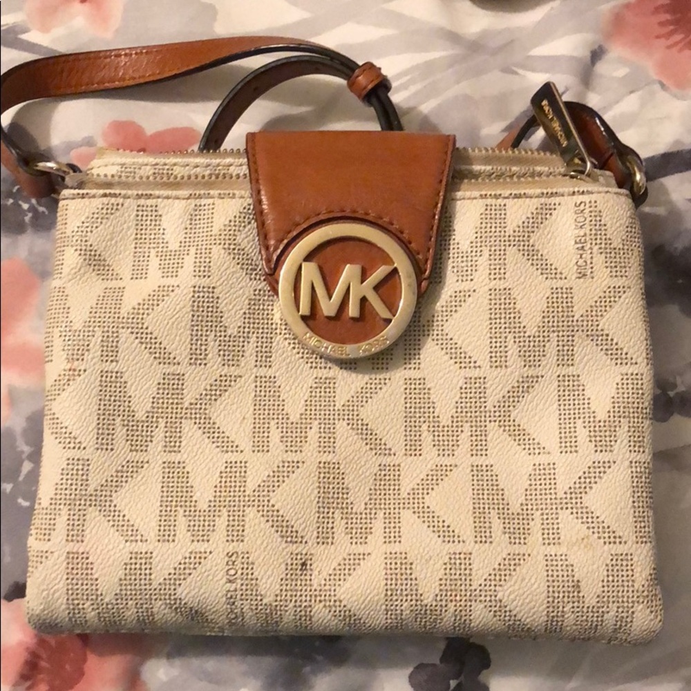 Small cross body MK